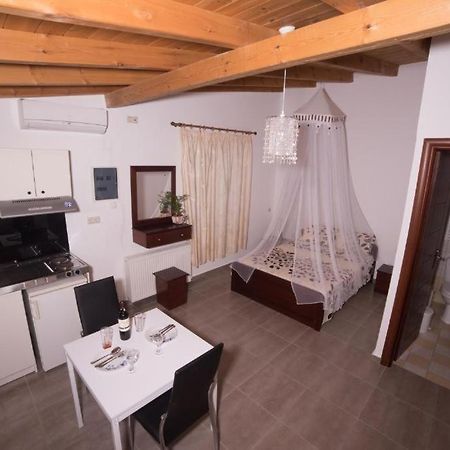 Bodikos Apartments Pitsidia Esterno foto